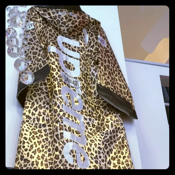 supreme everlast robe